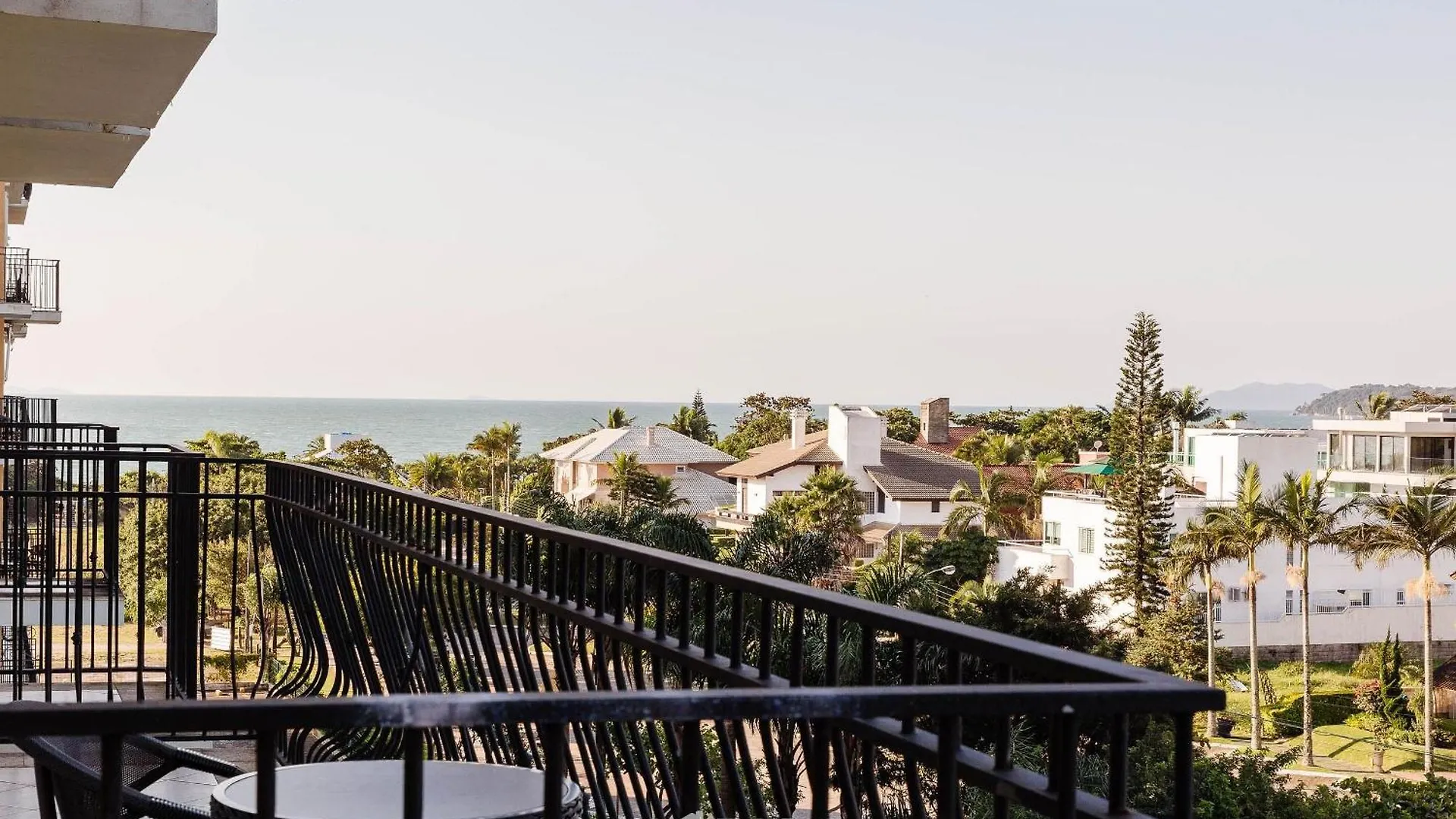 Suite Com Vista Para Praia Dentro De Hotel - Seazone Ilctop Florianopolis