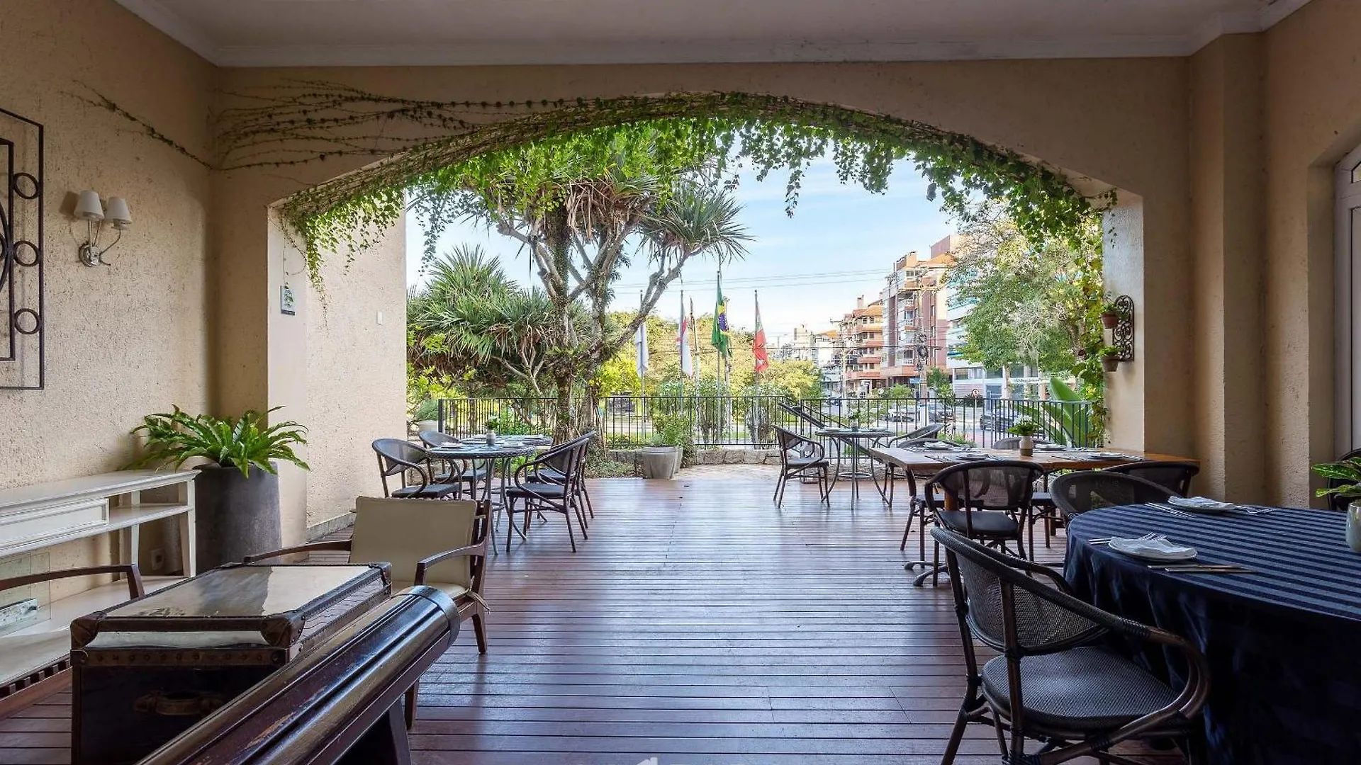 Suite Com Vista Para Praia Dentro De Hotel - Seazone Ilctop Florianopolis