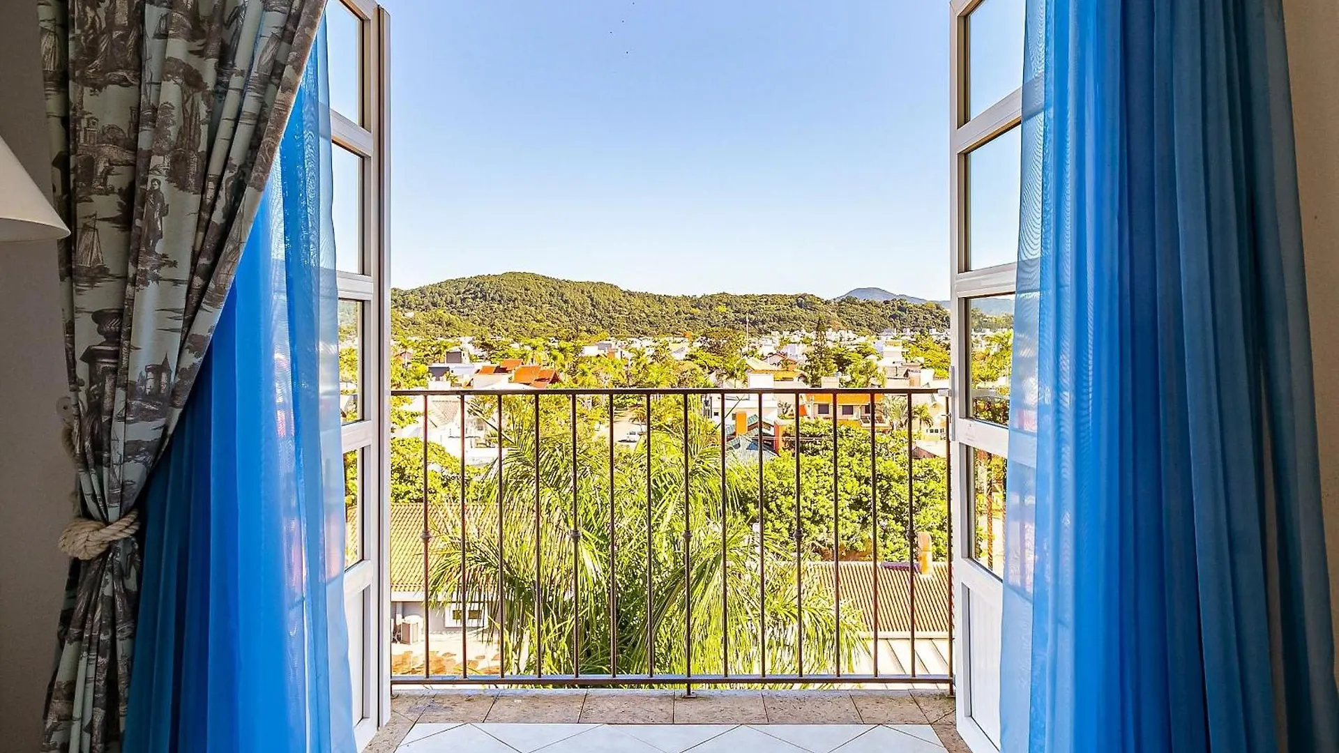 Üdülőközpont Suite Com Vista Para Praia Dentro De Hotel - Seazone Ilctop Florianópolis